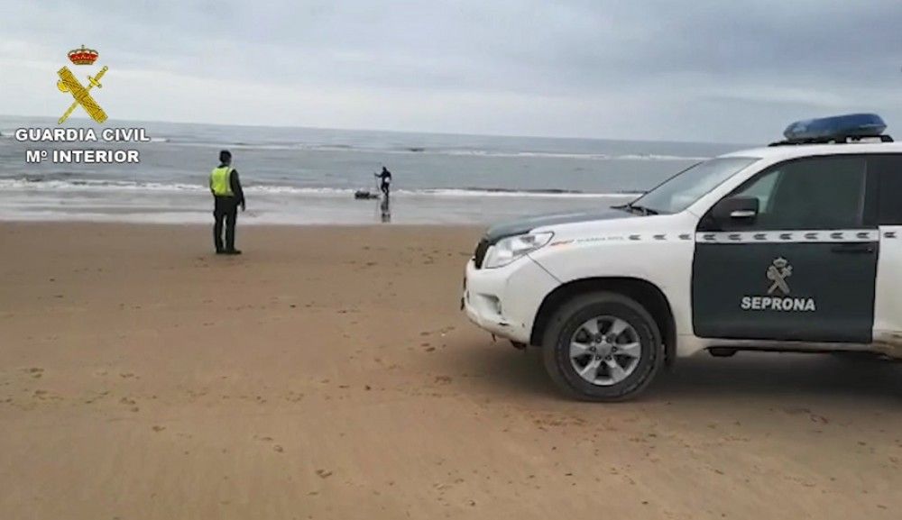 Saltarse el confinamiento para recoger setas ilegalmente o marisquear furtivamente