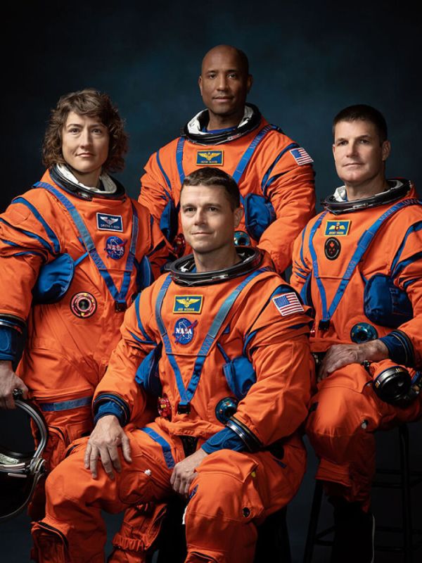 La NASA presenta a los astronautas que volarán en la Misión Artemis II a la Luna