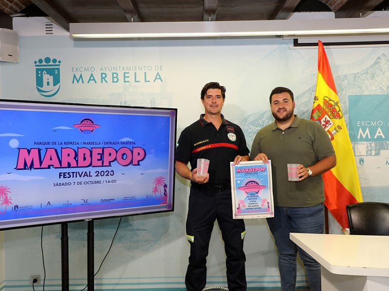 El Festival Marbepop, que se celebra este sábado en el parque de la Represa, destinará los fondos recaudados con los vasos ecológicos a la ONG Bomberos Sin Fronteras