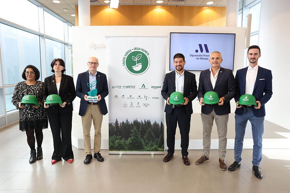 La Diputación colabora en una iniciativa para reforestar Sierra Bermeja con 20.000 plantones de árboles