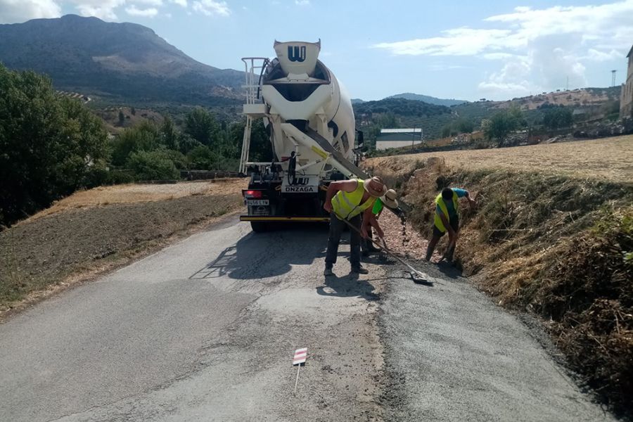 La Diputación comienza un plan de asfaltado en un centenar de kilómetros de 22 carreteras provinciales
