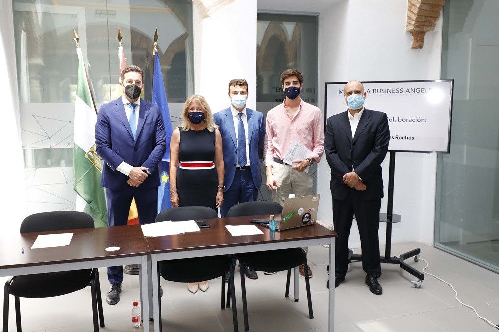 El Ayuntamiento inaugura, con la firma de un convenio con la Escuela de alta dirección hotelera Les Roches, la Red Business Angels Marbella’, que nace con el objetivo de aunar talento e inversión