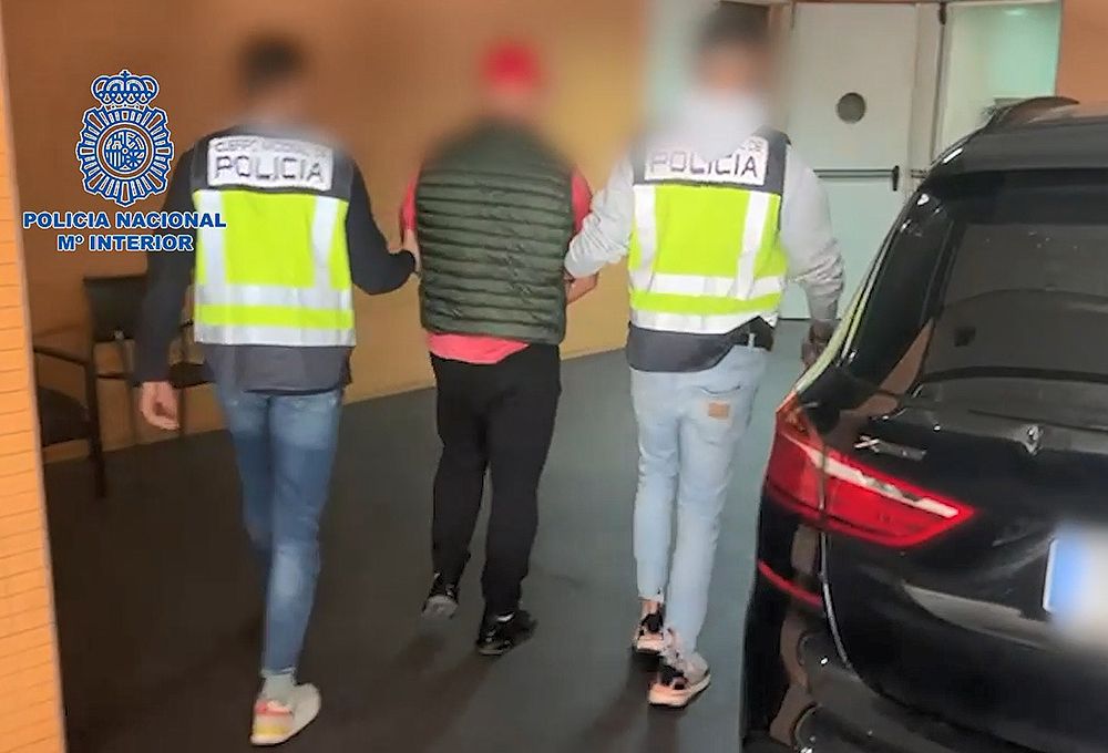 Llegada del detenido a dependencias policiales. / CNP