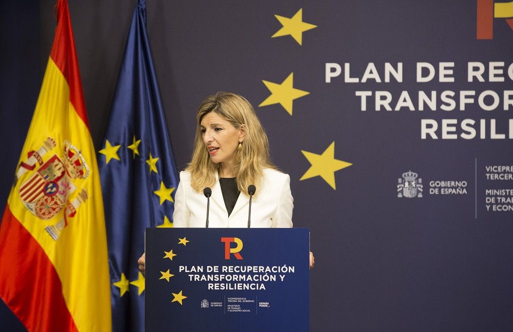 La ministra de Trabajo avanza las reformas que "revolucionarán" el mercado laboral sin explicar cómo va a conseguirlo