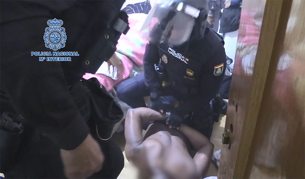 La Policía Nacional desarticula una organización criminal por estafar 250.000 euros tras suplantar identidades de 140 clientes de banca