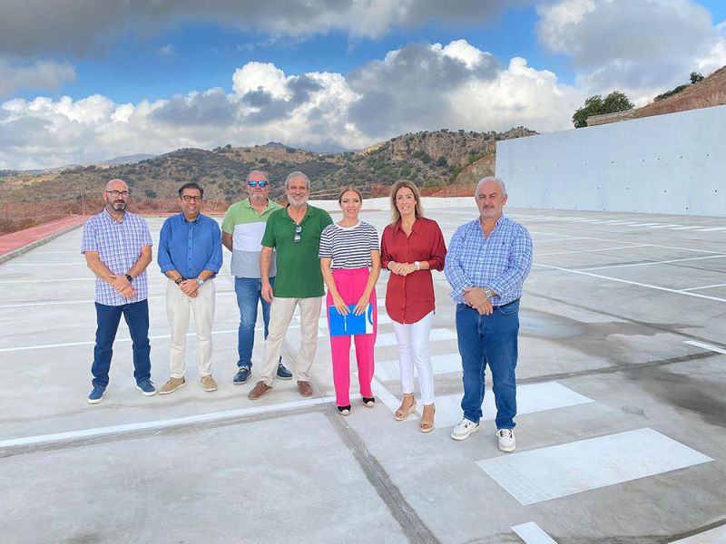 La Diputación invierte 746.407 euros en el nuevo aparcamiento al aire libre de Almogía y en el refuerzo de firme de travesías urbanas
