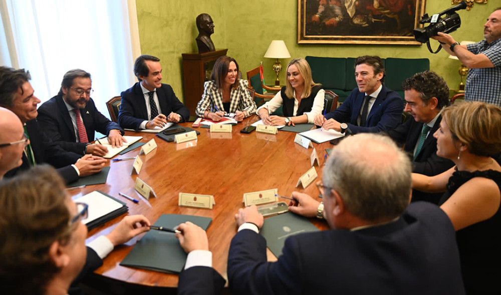 Los presupuestos andaluces incluirán un millón de euros para el soterramiento del AVE en Granada