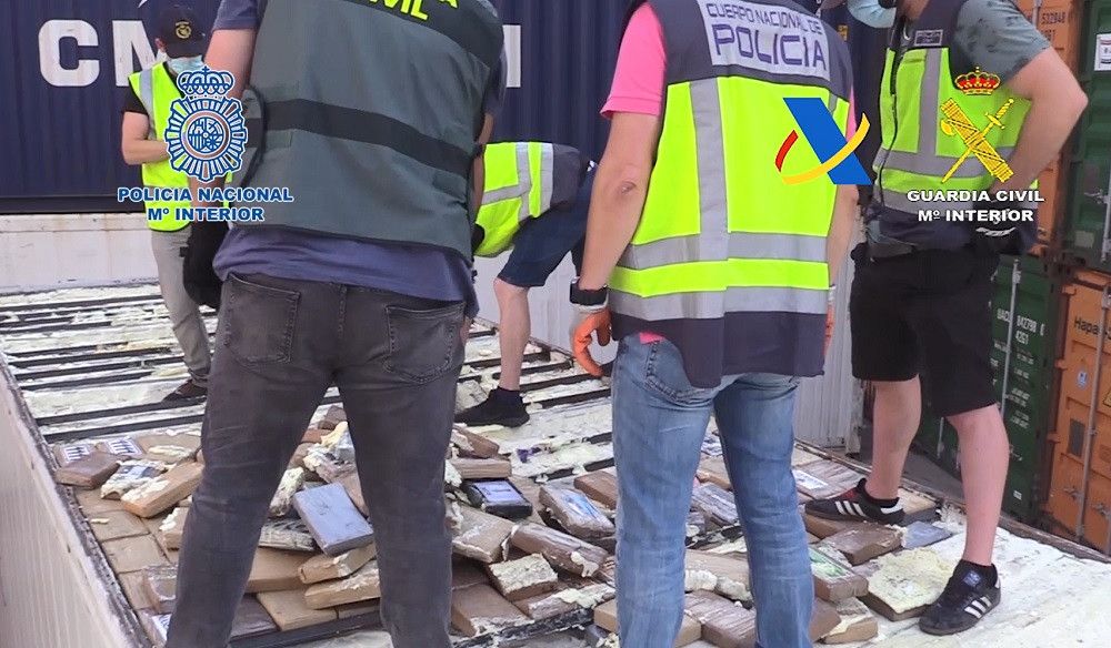 Incautada más de una tonelada de cocaína oculta con un sofisticado sistema en el techo y en el suelo de un contenedor