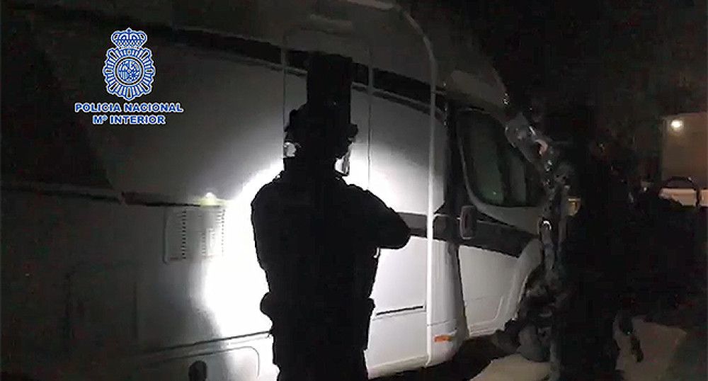 La Policía Nacional detiene a tres personas implicadas en el secuestro de otras dos en una finca de Alhaurín de la Torre (Málaga)