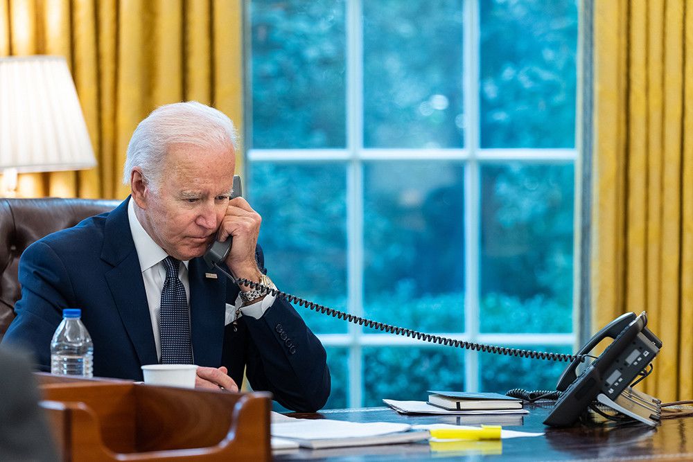 Beijing critica las nuevas limitaciones impuestas por Biden a las inversiones norteamericanas en determinados sectores de la industria china