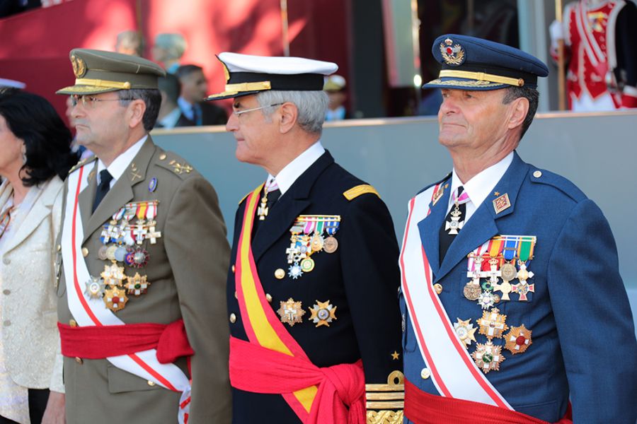 Los reyes, acompañados de la princesa de Asturias, presiden los actos por el Día de la Fiesta Nacional