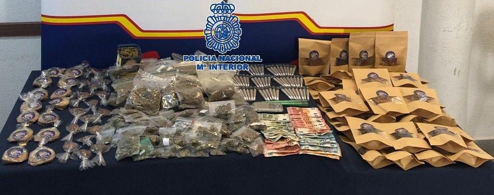 Desmantelado en Marbella un club de fumadores desde el que se distribuía cannabis en varios formatos, incluidos dulces elaborados con este estupefaciente