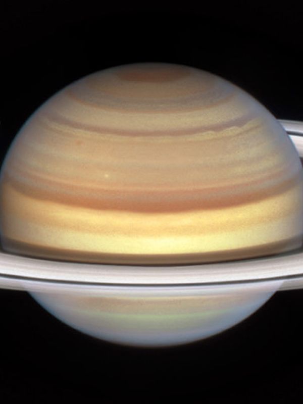 El Hubble captura el comienzo de una nueva temporada de rayos en Saturno