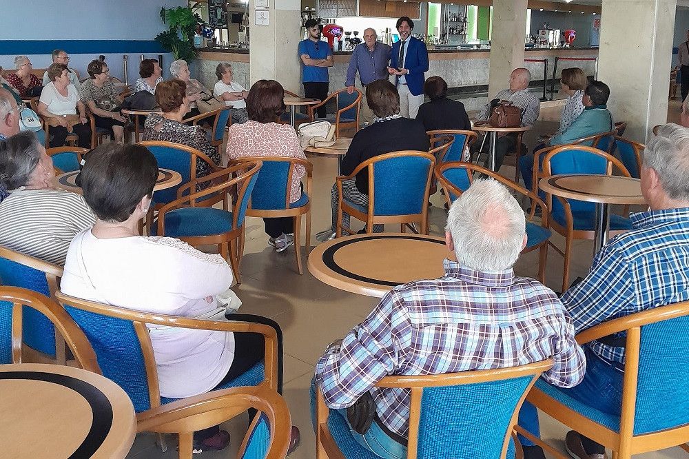 Comienza Turismo Sénior, el programa con el que los mayores de la provincia conocen la costa y el interior de la mano de la Diputación
