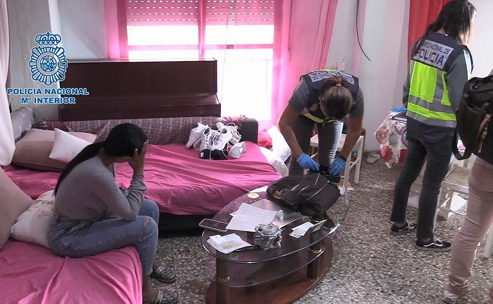 La Policía Nacional libera a 15 mujeres víctimas de trata que eran explotadas en locales de Murcia y Almería