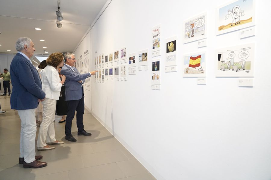 La Diputación de Málaga acoge la primera exposición de viñetas periodísticas del Certamen Elgar