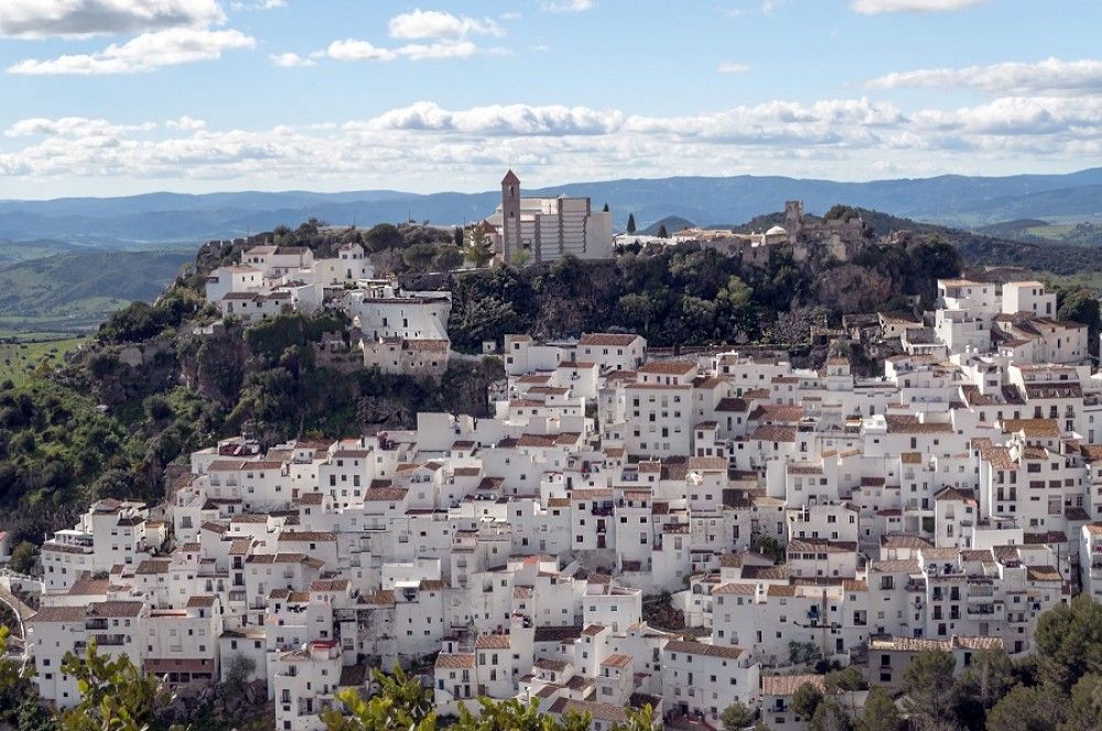 La Unidad de Policía Adscrita retira en Casares a cinco menores en riesgo social  durante el estado de alarma