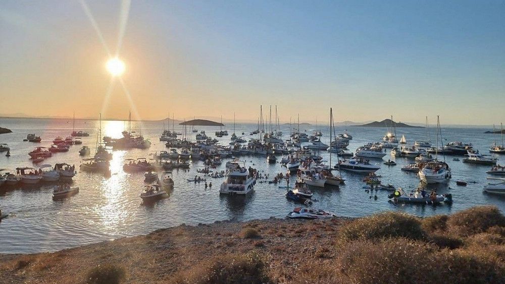 El Gobierno abre un expediente sobre la macrofiesta que reunió un centenar de barcos en el Mar Menor