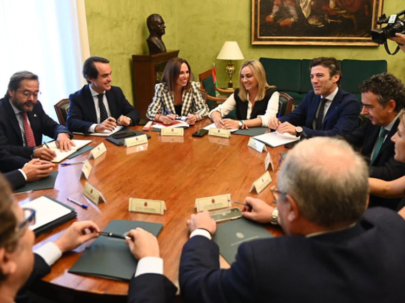 Los presupuestos andaluces incluirán un millón de euros para el soterramiento del AVE en Granada