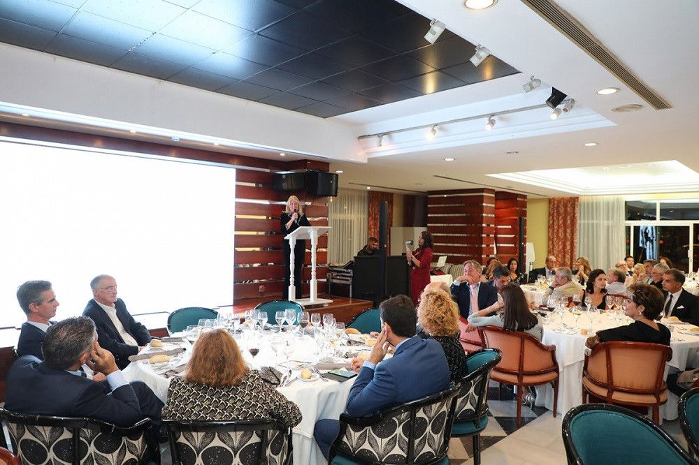 La Asociación de la Pequeña y Mediana Empresa de Marbella otorga un galardón al Ayuntamiento en reconocimiento a su apoyo al colectivo durante la pandemia