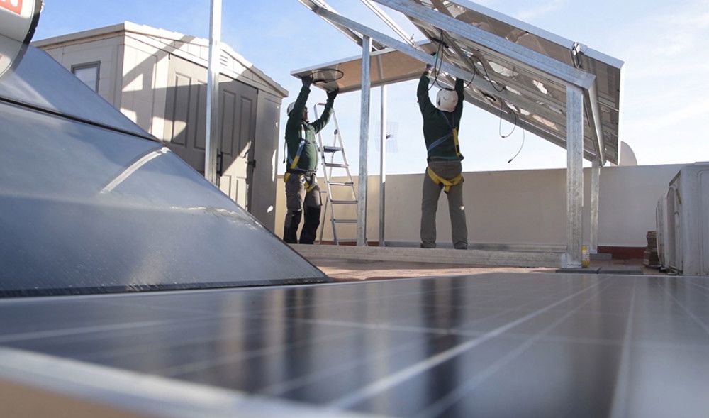 La Junta incrementa en 102 millones las ayudas al autoconsumo energético