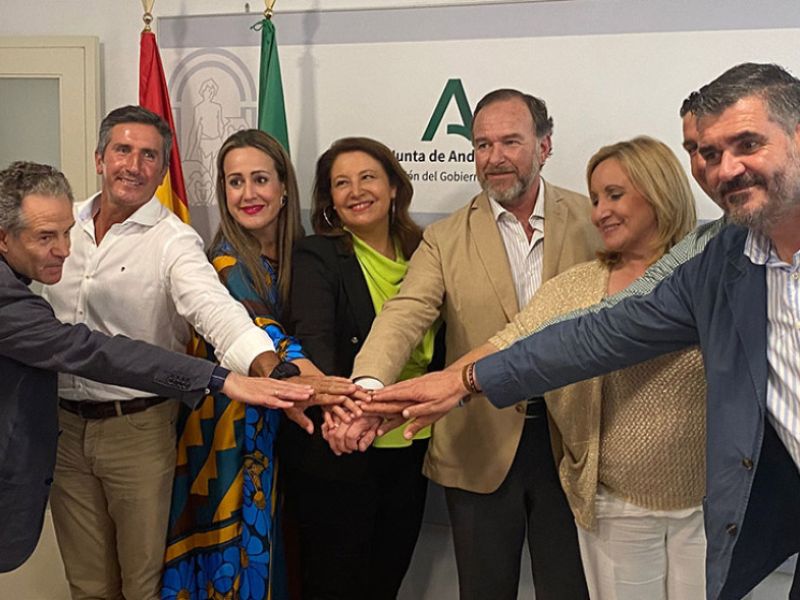 La Consejería de Agricultura e Interfresa dan los primeros pasos para la futura figura de calidad