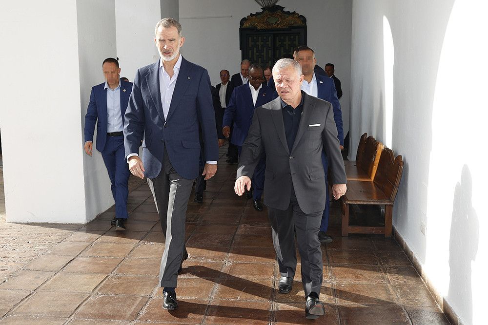 Los reyes Felipe y Abdalá II de Jordania asisten a la reunión del "Proceso de Áqaba"