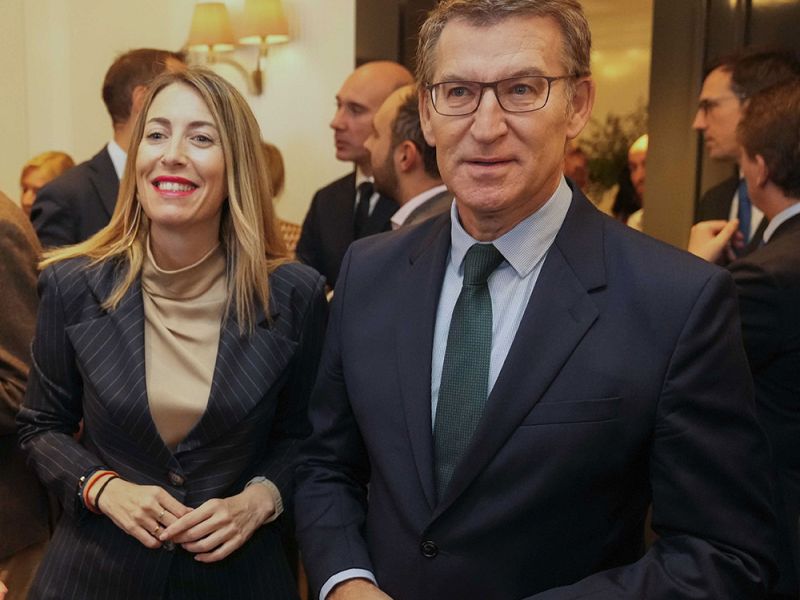 Feijóo acusa a Sánchez de llevar al Gobierno al borde de un "precipicio constitucional"