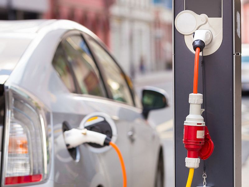 Aprobada la orden que regula la información que deben facilitar los gestores de los puntos de recarga eléctrica de carácter público