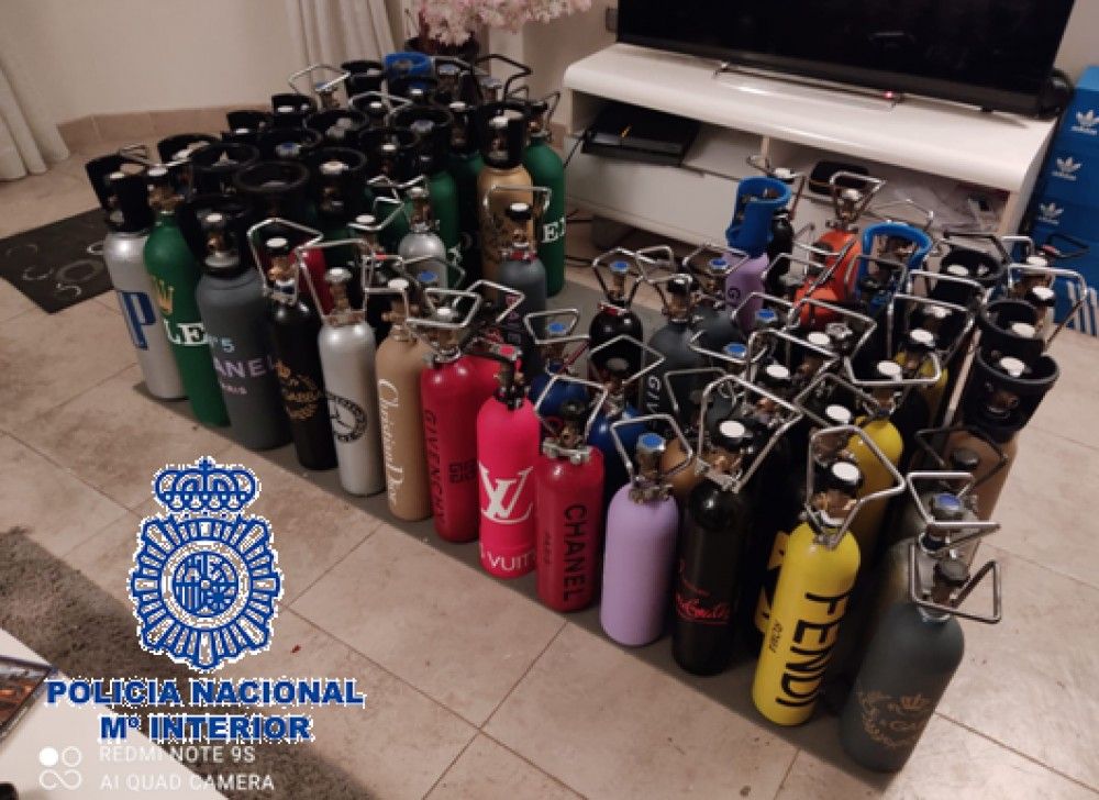 Desarticulado en Marbella y Benalmádena un grupo criminal dedicado a la importación y distribución de gas de la risa´ en discotecas y fiestas privadas