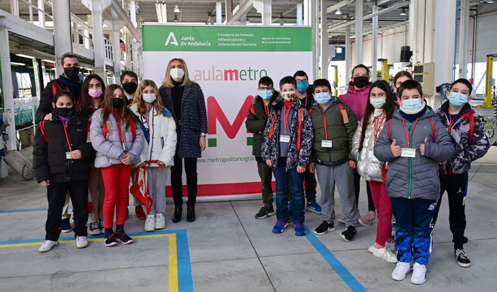 Metro de Granada recupera el programa AulaMetro para escolares con todas las medidas antiCovid