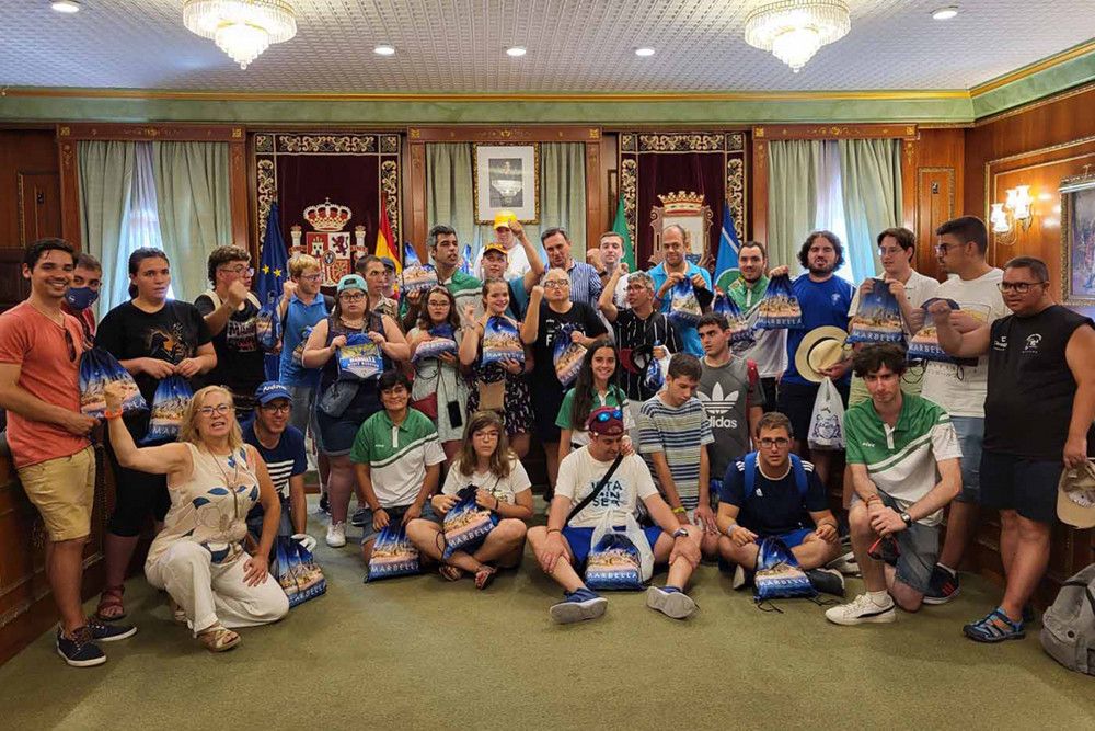 Marbella reúne a 25 deportistas de élite andaluces con discapacidad intelectual que participan por tercer año en unas jornadas náuticas