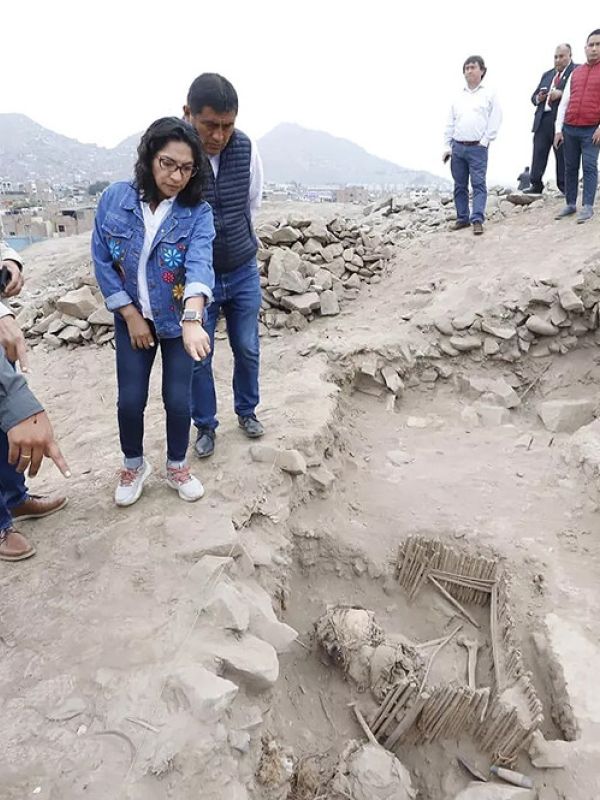 Descubiertas cinco momias de más de mil años de antigüedad en Lima (Perú)