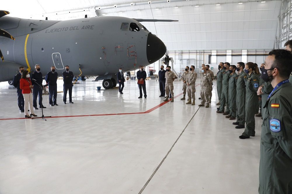 Visita de la ministra de Defensa a las unidades del Ejército del Aire EADA y Ala 31 que participaron en la operación de evacuación en Afganistán