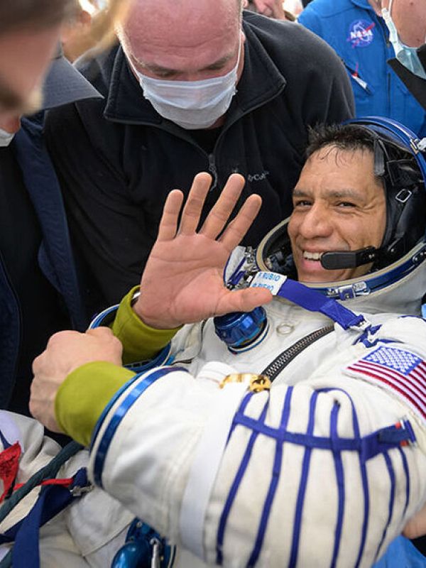Récord de permanencia en el espacio para un astronauta de la NASA