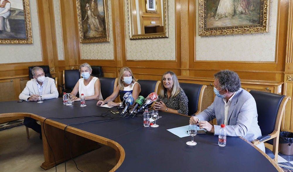 El Gobierno andaluz ofrece a los ayuntamientos grupos de trabajo para la redacción de sus PGOU