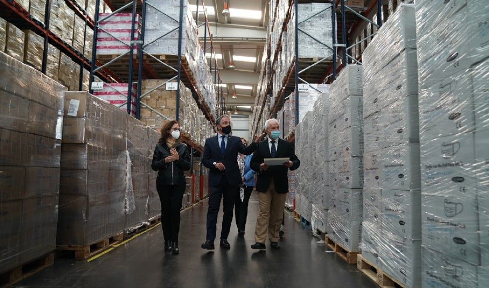 La Junta asegura que Andalucía “está preparada” con un stock de material sanitario para seis meses