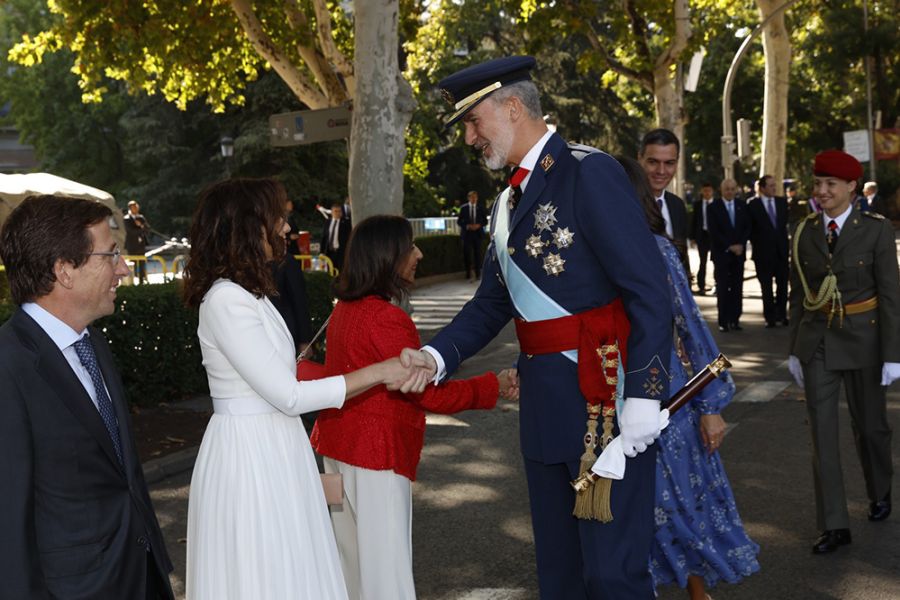 Los reyes, acompañados de la princesa de Asturias, presiden los actos por el Día de la Fiesta Nacional