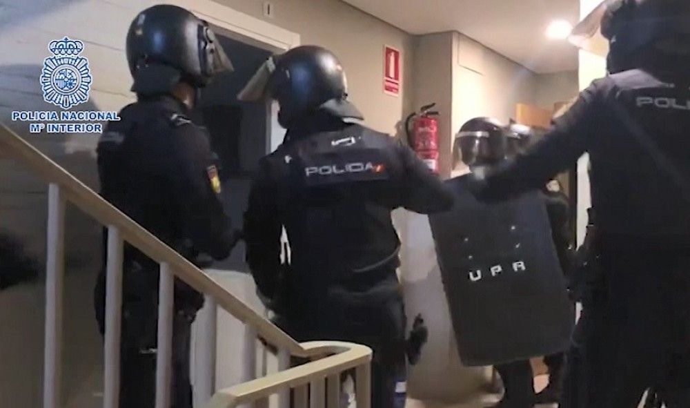 La Policía Nacional detiene en Madrid a un fugitivo implicado en una red de tráfico de drogas entre Sudamérica y Europa