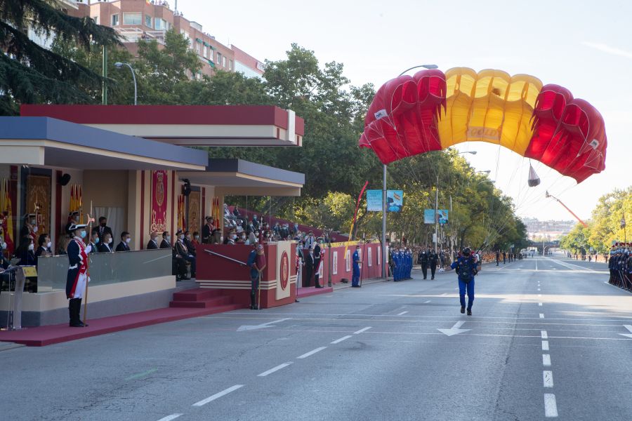 Los reyes presiden el desfile por el Día de la Fiesta Nacional