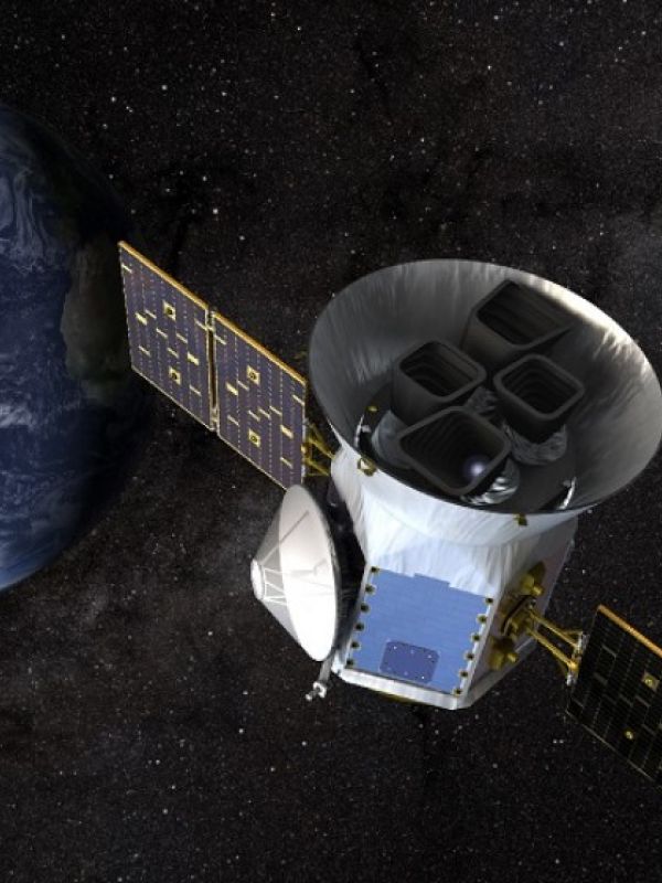TESS, el "cazador de planetas" de la NASA, completa su misión principal