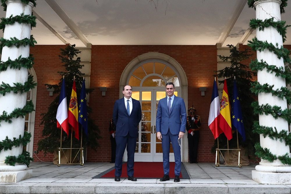 El primer ministro francés expone a Pedro Sánchez las prioridades de la presidencia francesa de la UE