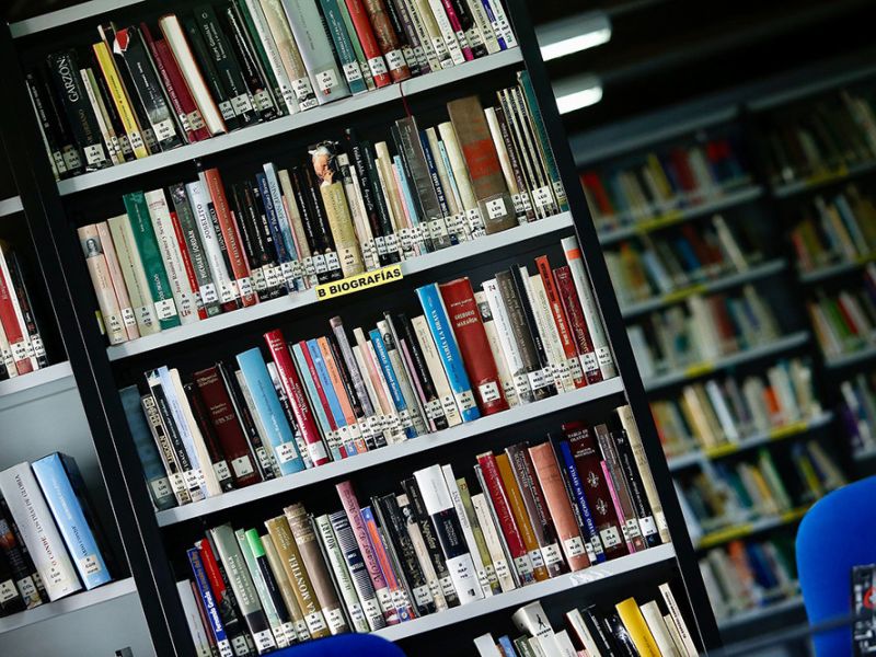 La Junta destina más de 200.000 euros para la adquisición de lotes bibliográficos a 100 bibliotecas de la provincia de Málaga