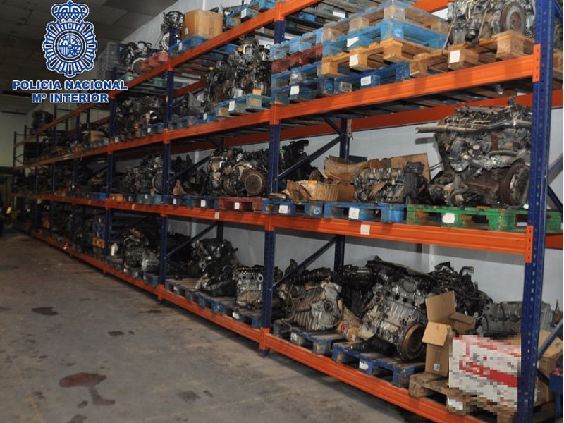 Agentes de la Policía Nacional detienen en Málaga a los responsables de un robo con fuerza de vehículo y receptación gracias al localizador GPS que llevaba instalado