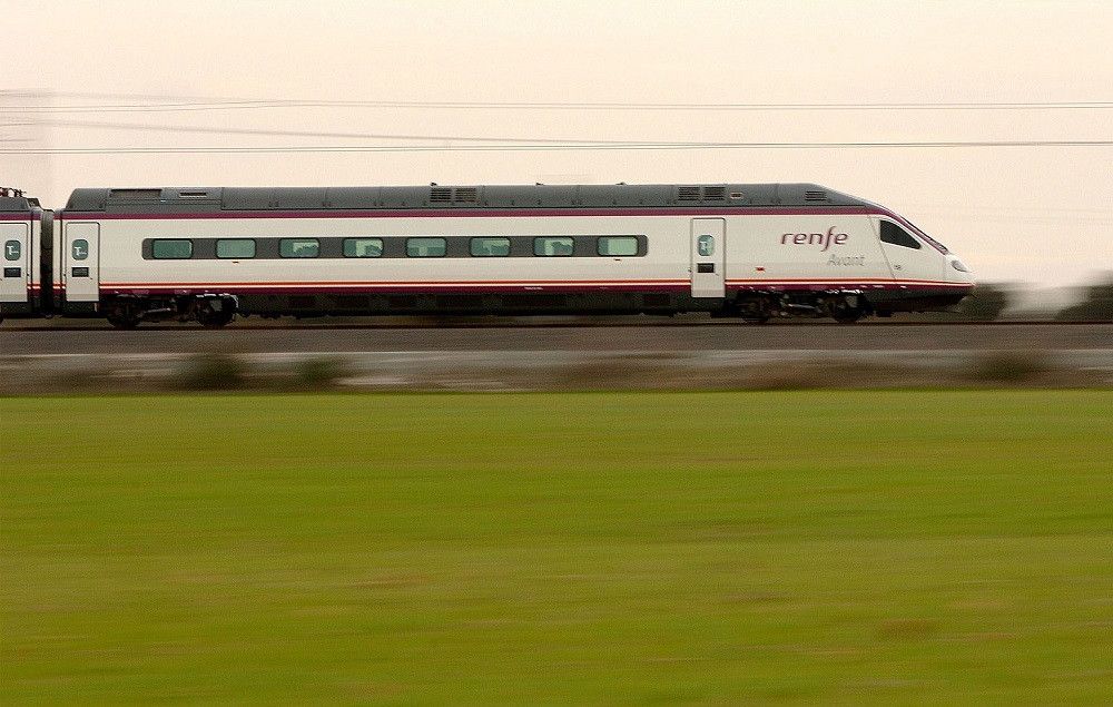 Transportes amplía la caducidad de los bonos Avant de Renfe con carácter permanente