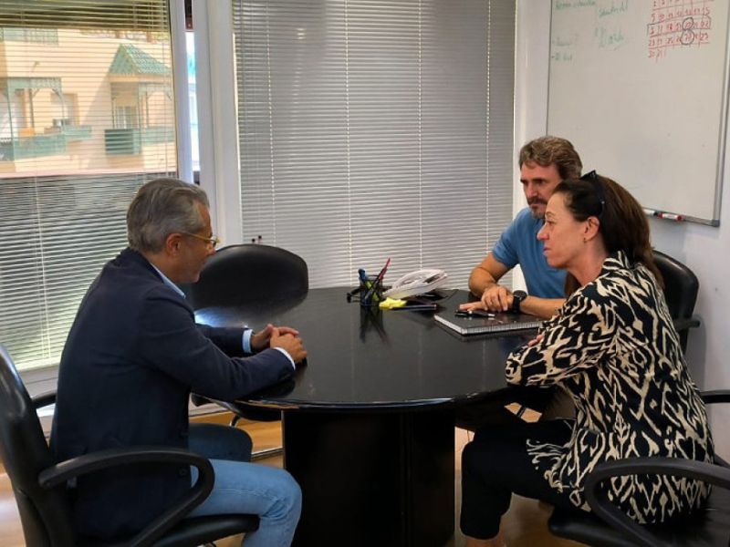 El concejal de Urbanismo, José Eduardo Díaz, se reúne con la nueva consejera delegada de Acosol, Matilde Mancha, continuando la ronda de encuentros con entidades y colegios profesionales