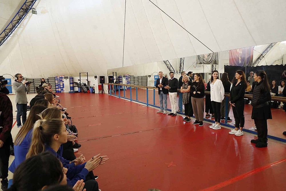 Marbella alberga durante toda esta semana el curso oficial de entrenadoras de gimnasia rítmica de la Unión Europea por quinto año consecutivo