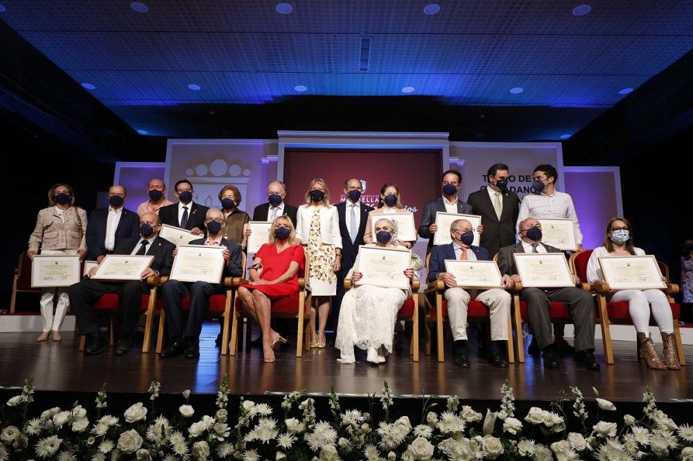 El Ayuntamiento entrega el título de Ciudadano Honorario a 16 personas “por sus valores y por contribuir a hacer de Marbella una ciudad mejor”