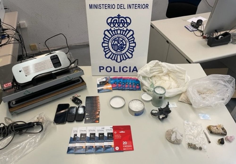La Policía Nacional detiene en Marbella a un hombre con 1,5 kilogramos de MDMA ocultos en botes de productos de belleza