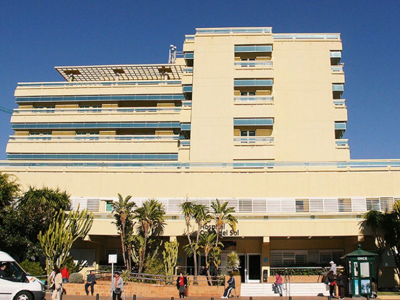 Seis personas afectadas tras el incendio en el cuarto de contadores de un edificio en Marbella